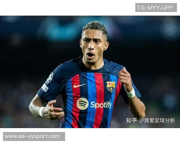 拉菲尼亚回忆利兹联保级艰辛赛后跪行向球迷深情致歉